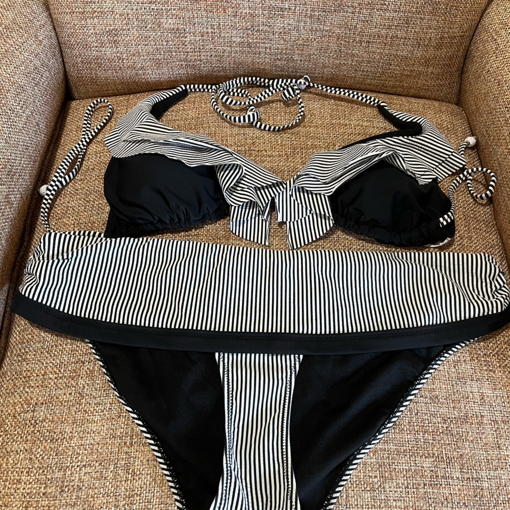 Jessica Simpson White and Black Bikini. Size L